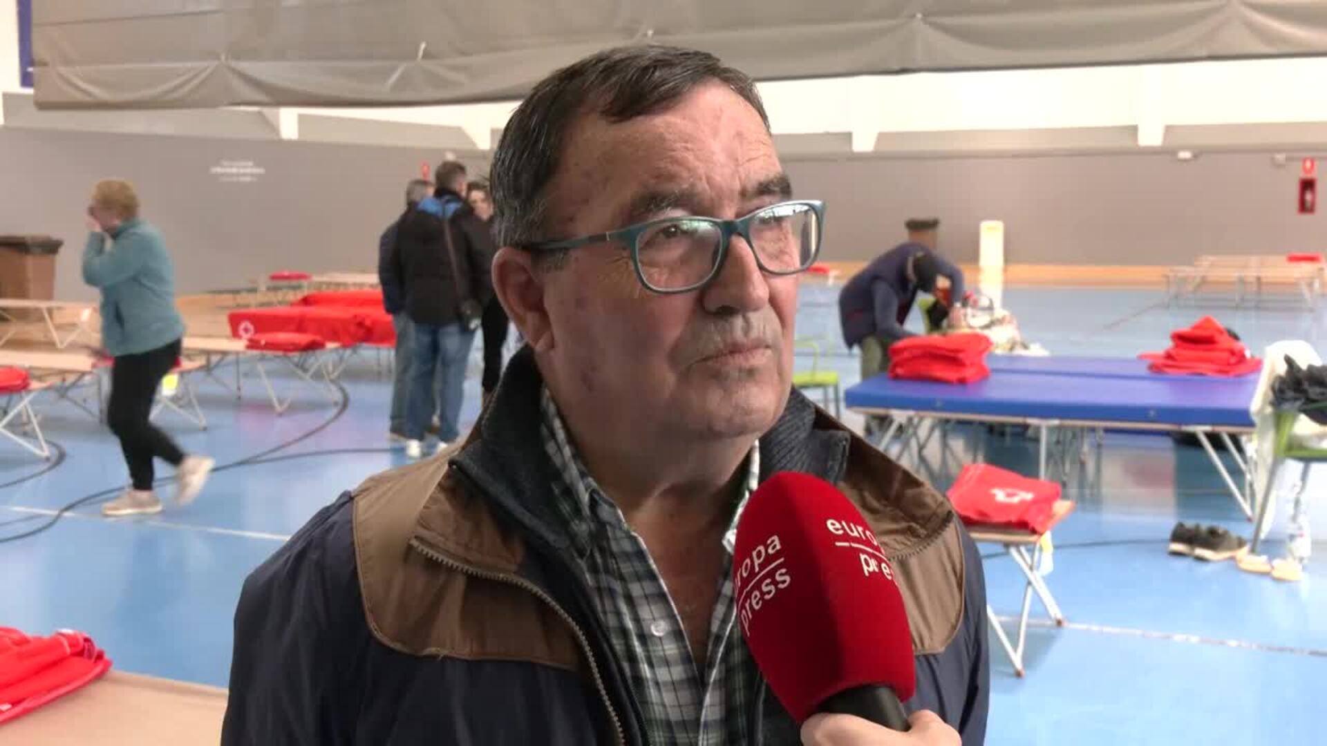 Evacuados en Doña Blanca ante posible desbordamiento del Guadalete que amenaza viviendas.