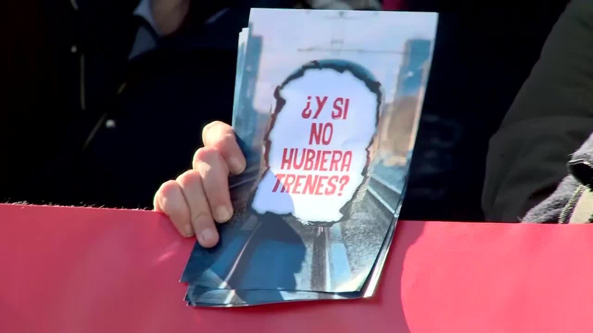 Ministerio de Transportes y sindicatos llegan a un acuerdo para desconvocar la huelga de trenes
