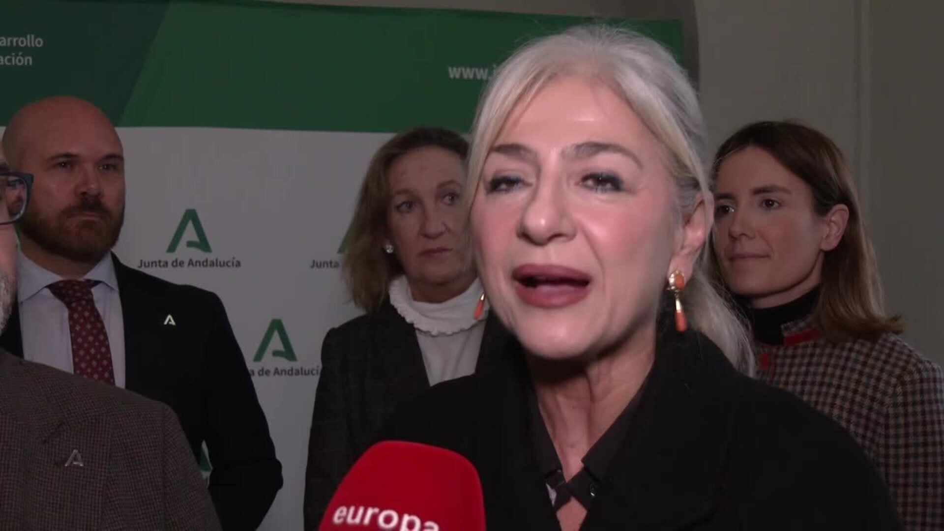 La Junta propone una acreditación para tallistas, orfebres y bordadores sacros.