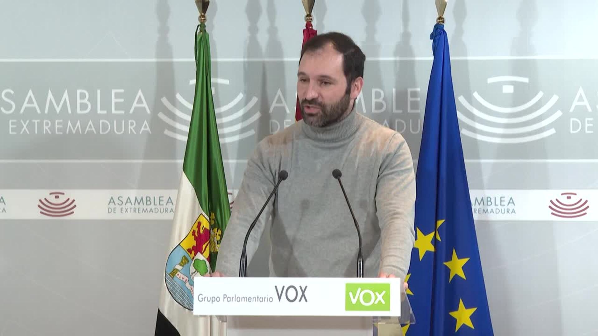 Vox sigue "con la mano tendida" al PP y pide "garantías" de que se produzca un "giro radical"