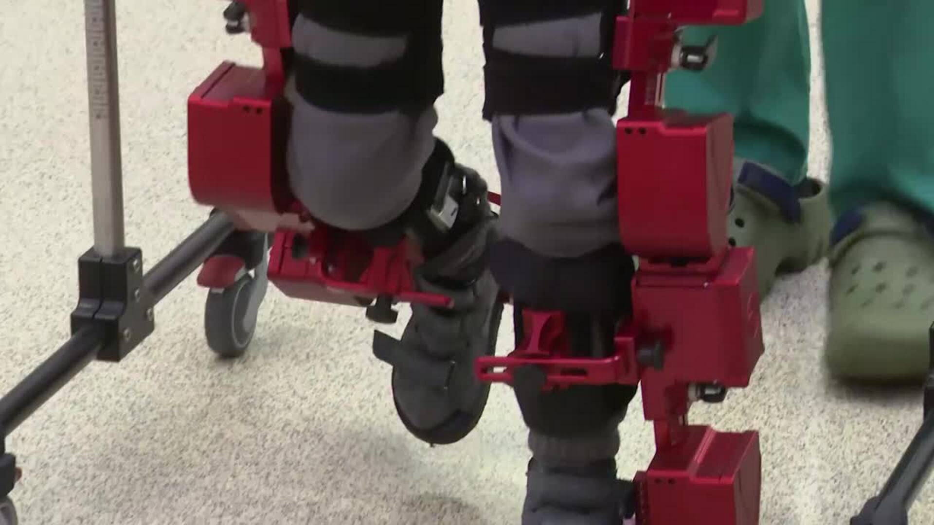 Aspace Coruña incorpora el exoesqueleto pediátrico ATLAS 2030 a su servicio de rehabilitación