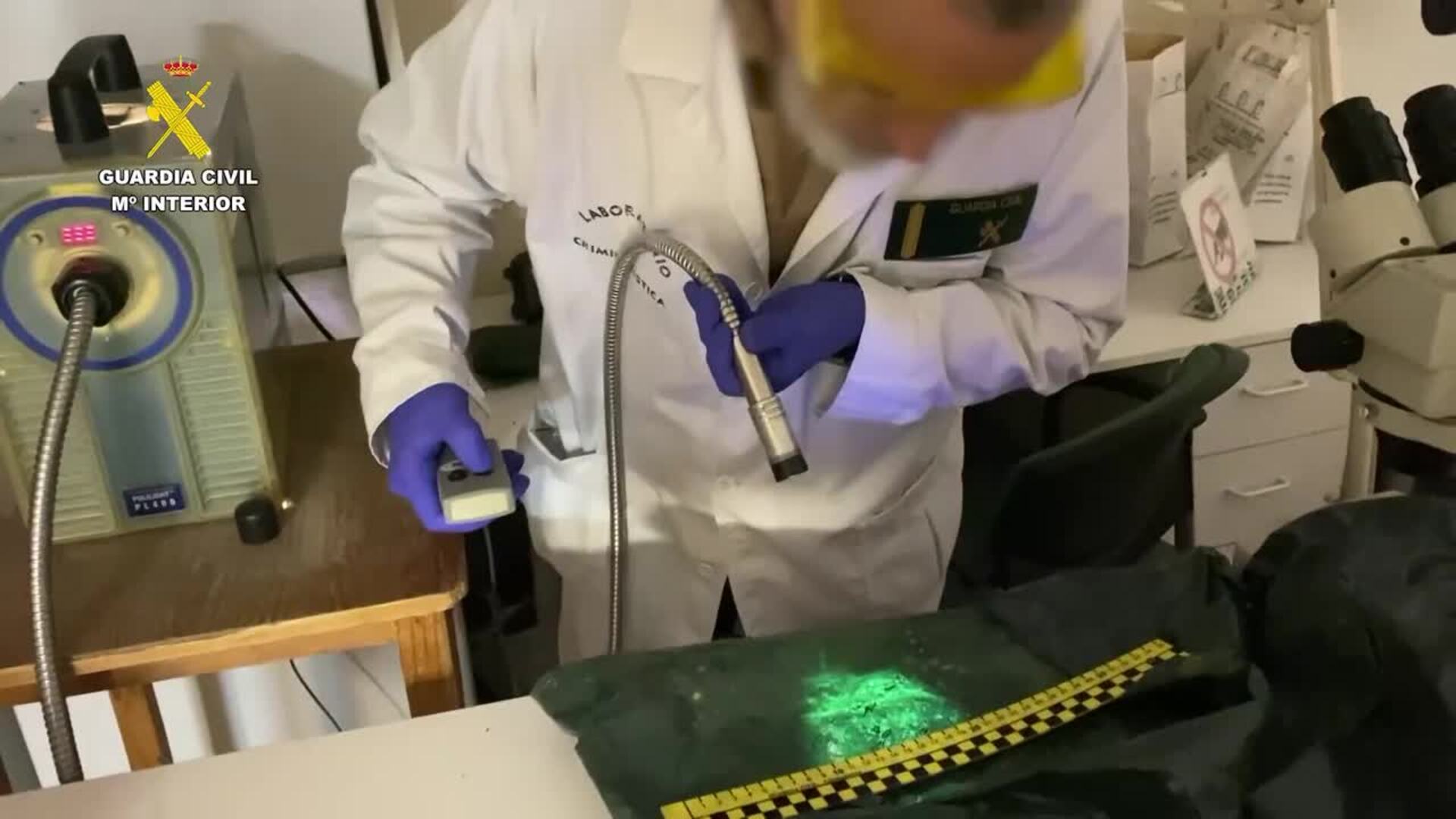 Guardia Civil pide colaboración para identificar a una mujer hallada en una maleta en Benahavís