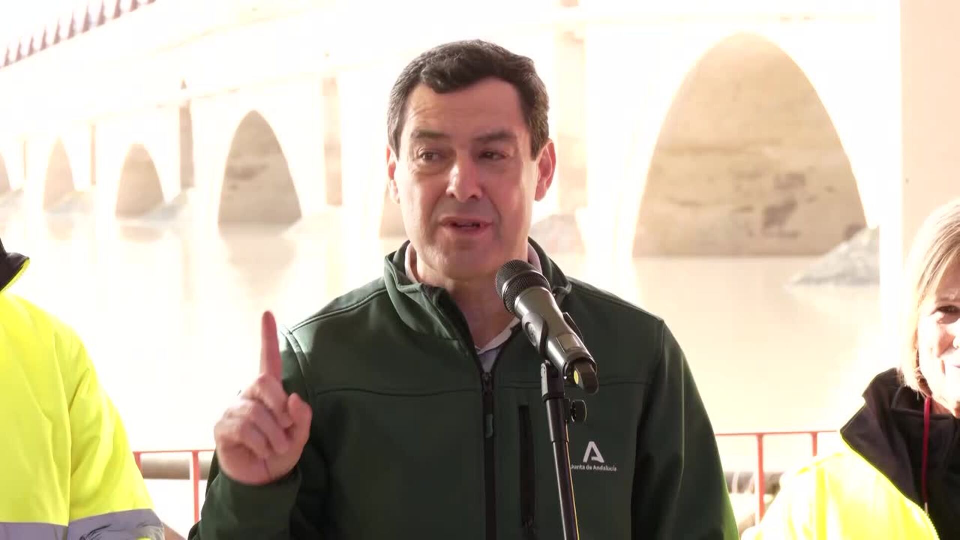 Moreno promete ayudas "sin precedentes" tras el temporal y apela al Fondo de Contingencia