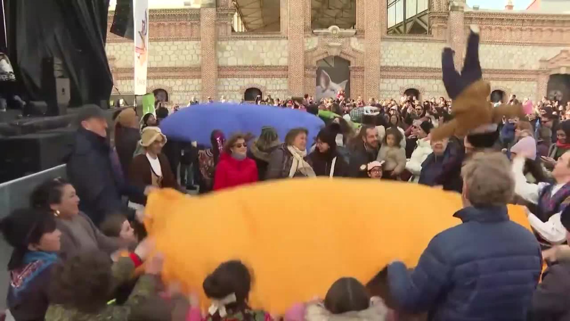 Madrid celebra el domingo de Carnaval con espectáculos de comparsas, chirigotas y romanceros