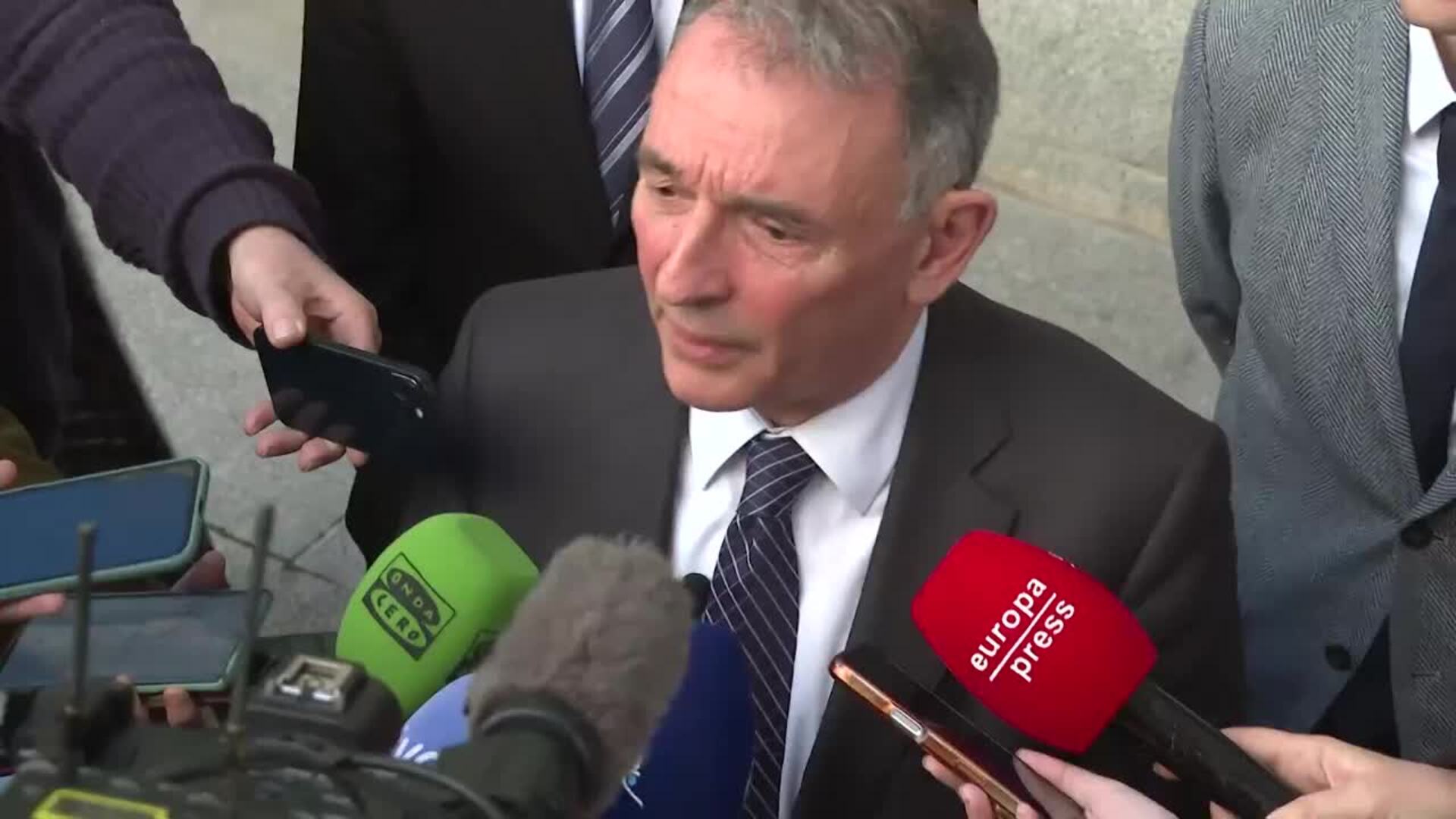 Enrique Santiago dice que la democracia está "amenazada" por el auge de la ultraderecha