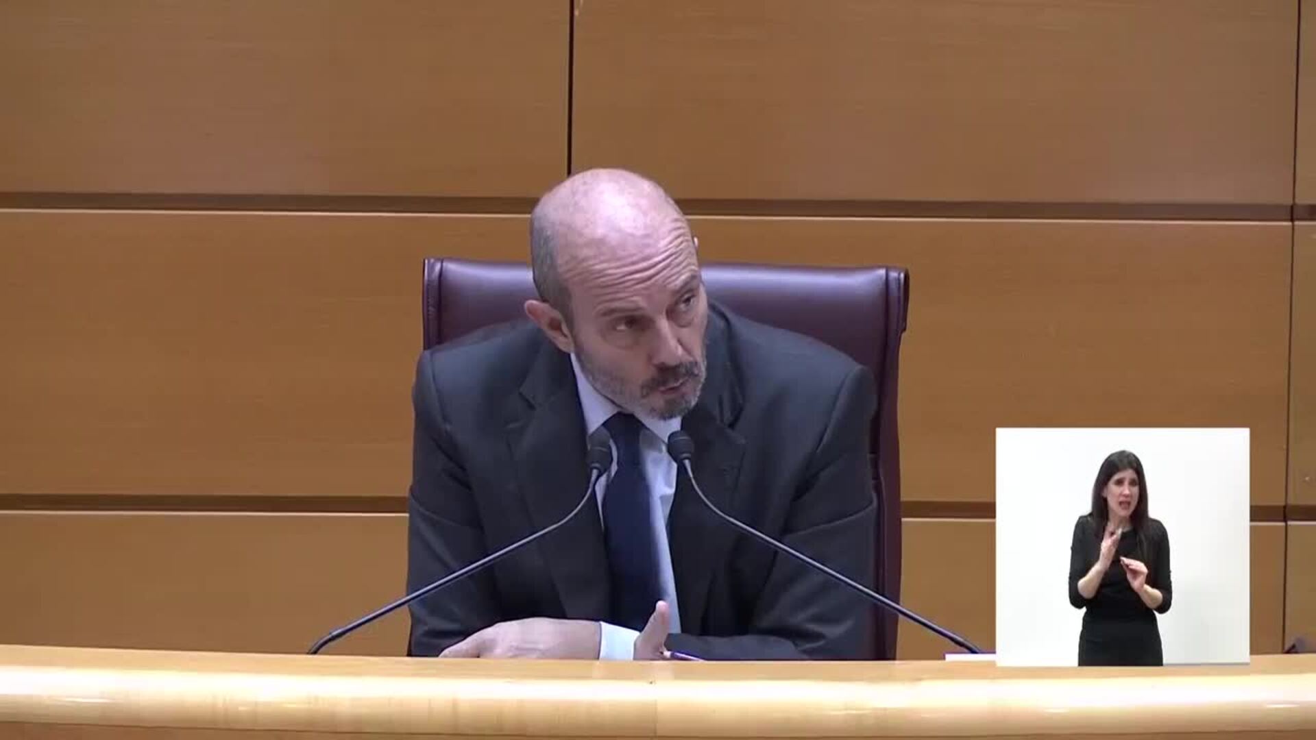 Montero dice que gobernar con PGE prorrogados "cumple la ley"