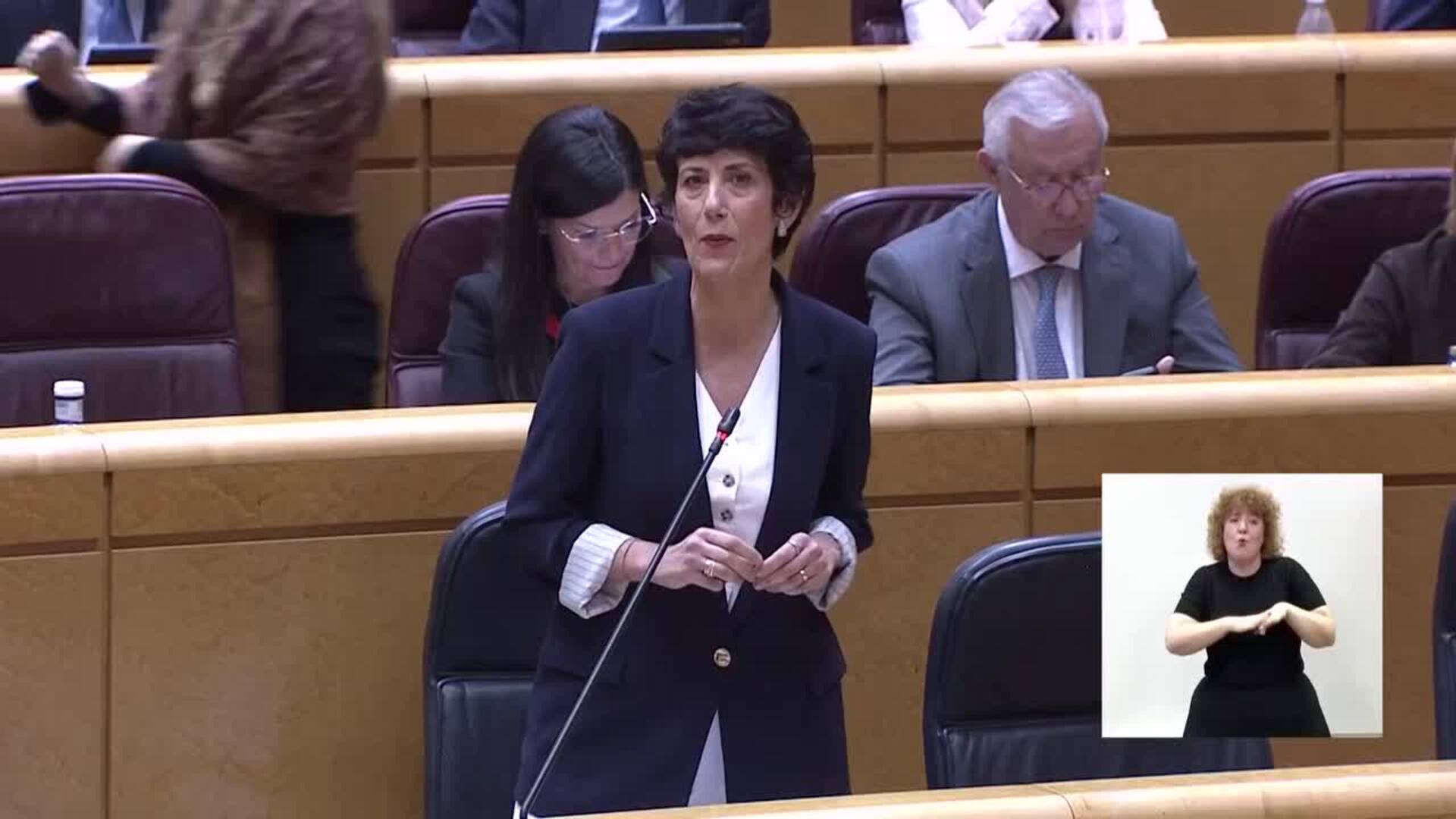 Saiz afirma que los inmigrantes "no colapsan servicios públicos" ante las críticas de PP y Vox