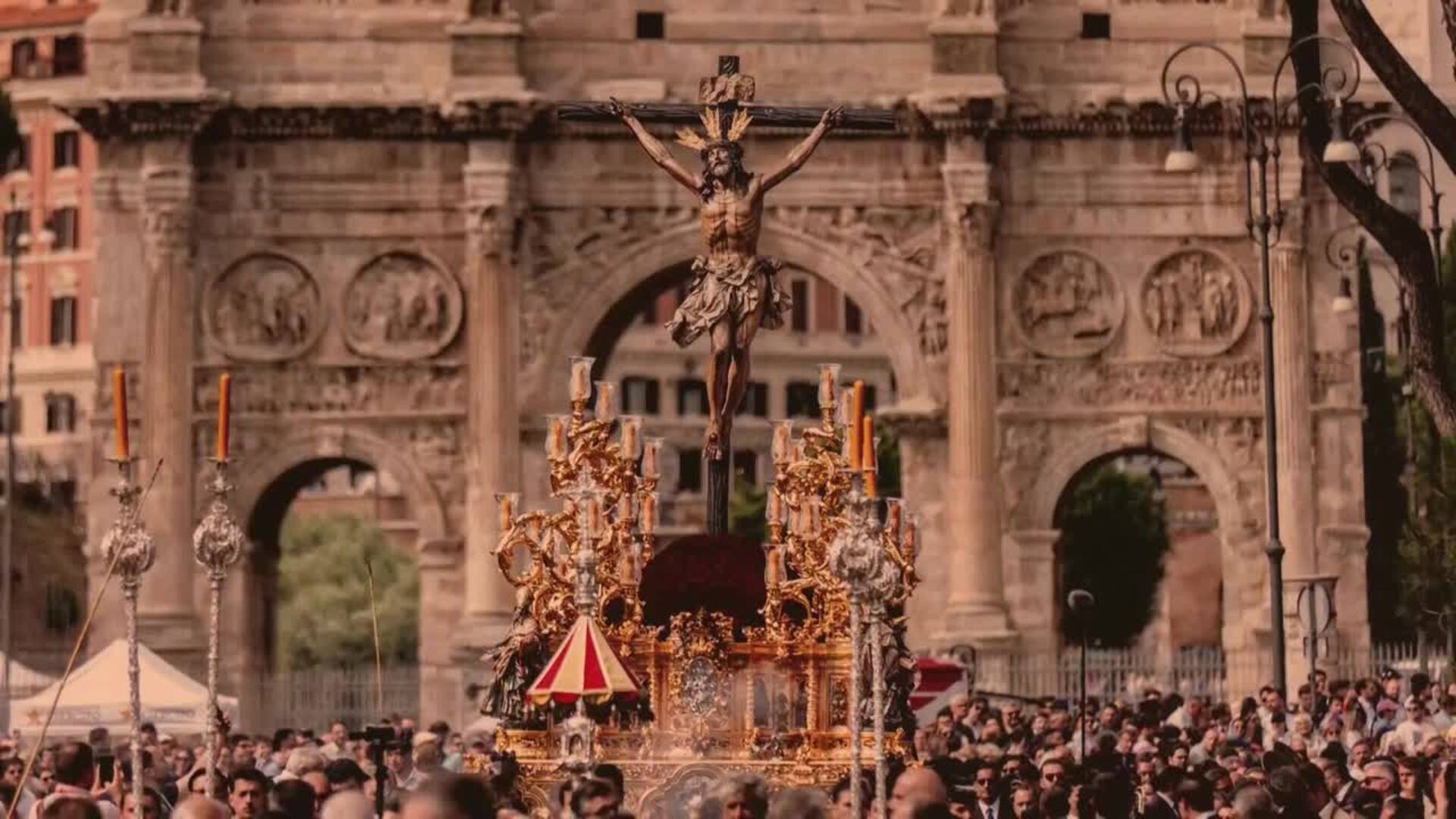 CaixaBank y el Consejo de Hermandades presentan una exposición fotográfica en Sevilla