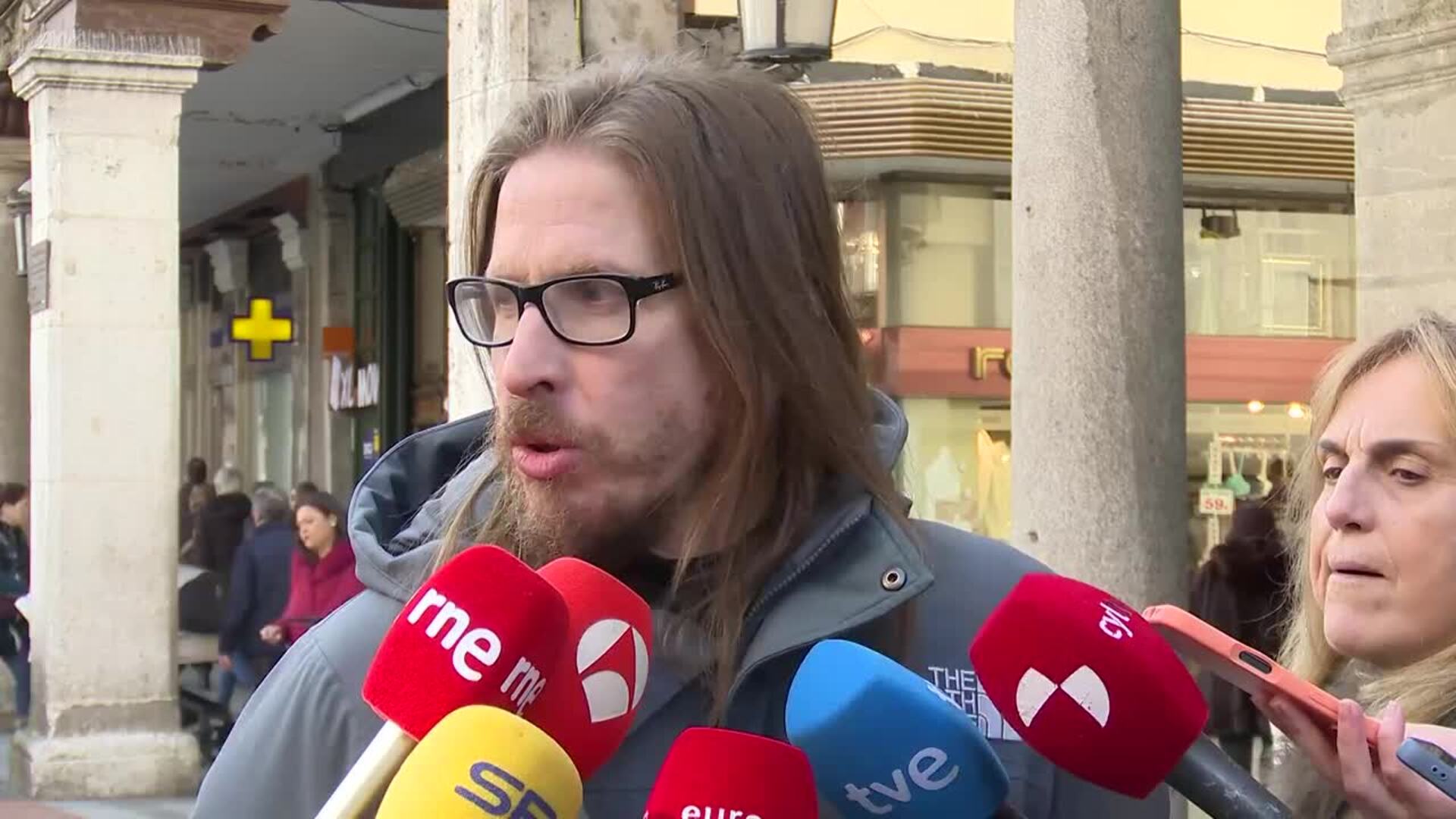 Podemos cree que el acto de Rufián y Delgado es "una charla" y afirma que el debate es para qué