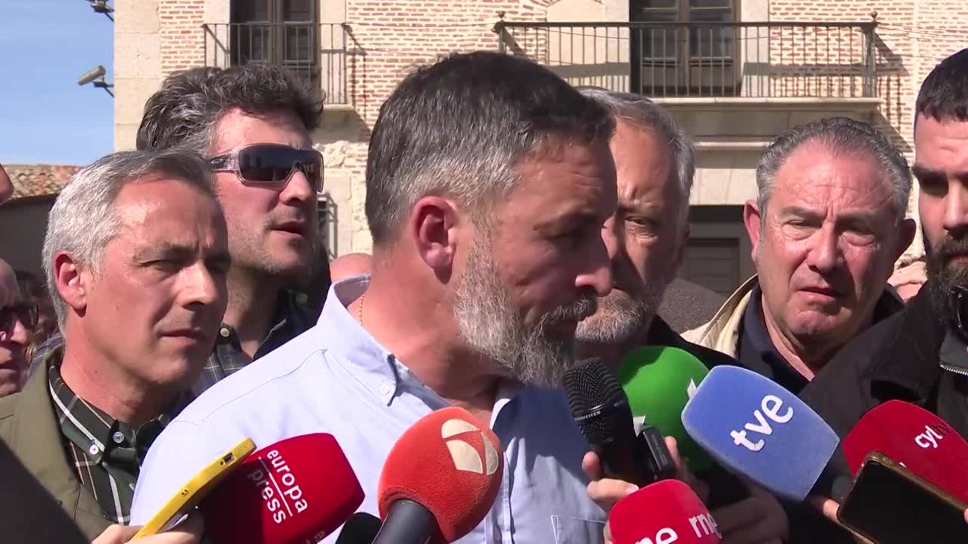 Abascal admite que no quiere "una repetición" en Extremadura y que "no traicionará votos"