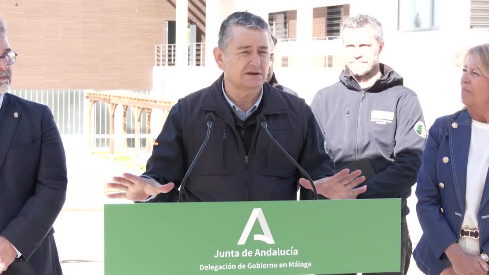 Sanz pide al Gobierno una brigada de refuerzo contra incendios en la base Sierra de las Nieves
