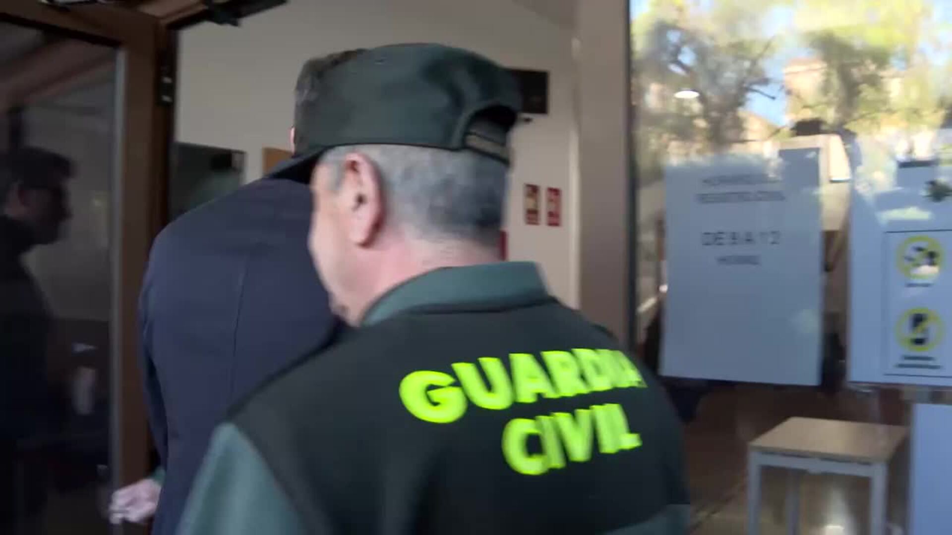 Asesor de Mazón no hace declaraciones a su entrada al Juzgado de Catarroja