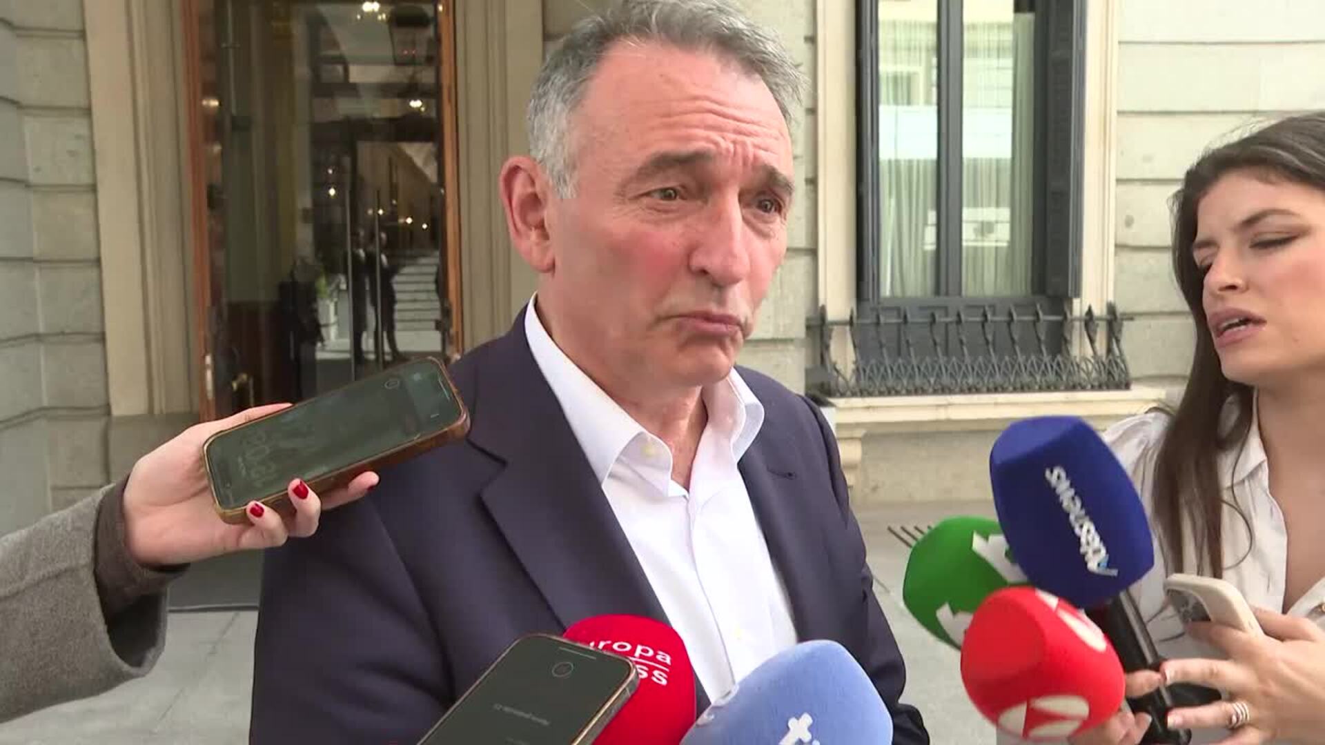 Enrique Santiago (IU) afirma que Díaz "aún tiene mucho que aportar"