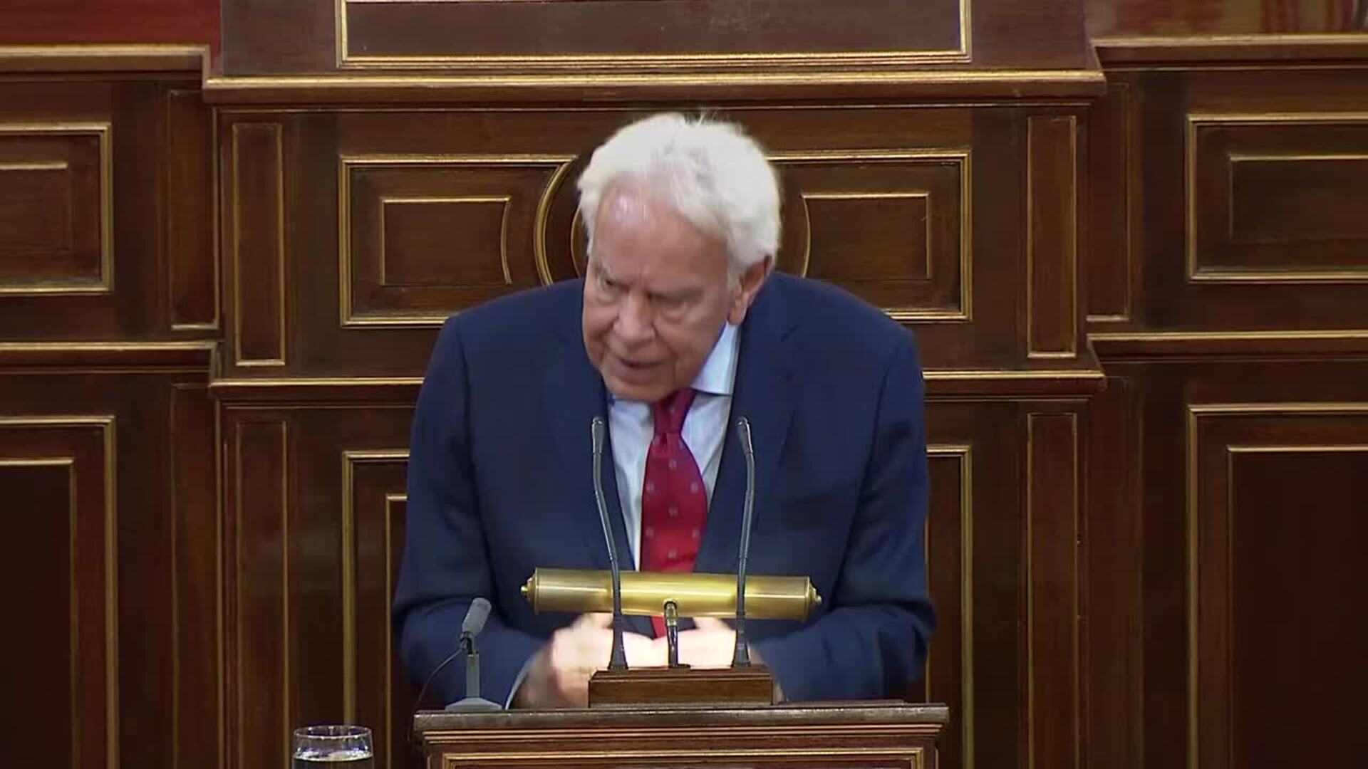 González pide una ley para desclasificar los secretos y defiende la actuación del Rey el 23-F