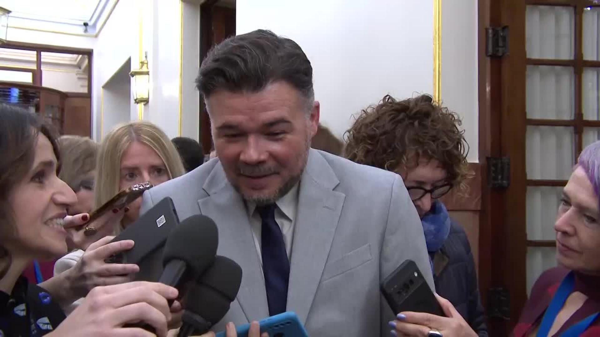 Rufián: "La izquierda soberanista y estatal se tienen que entender en confluencias que sumen"