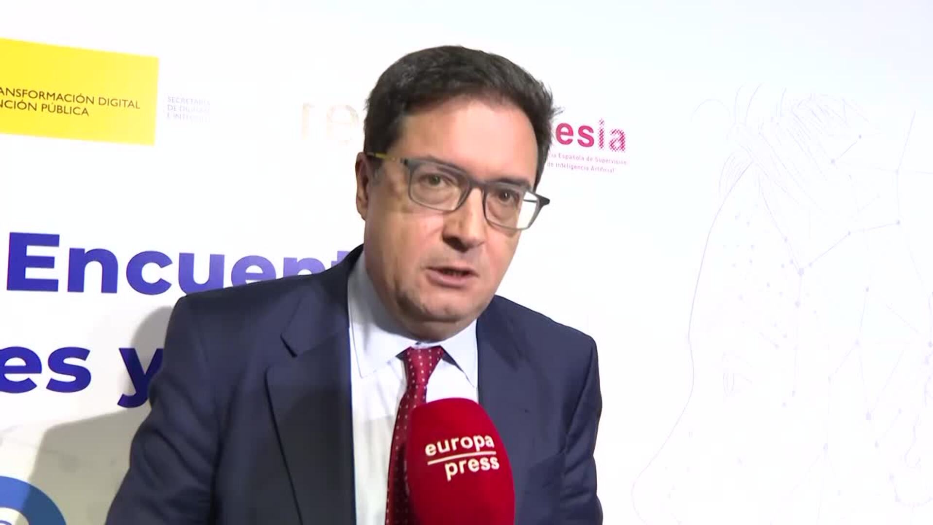 Óscar López expresa "máximo respeto" a la decisión de Díaz: "Es una excelente vicepresidenta"