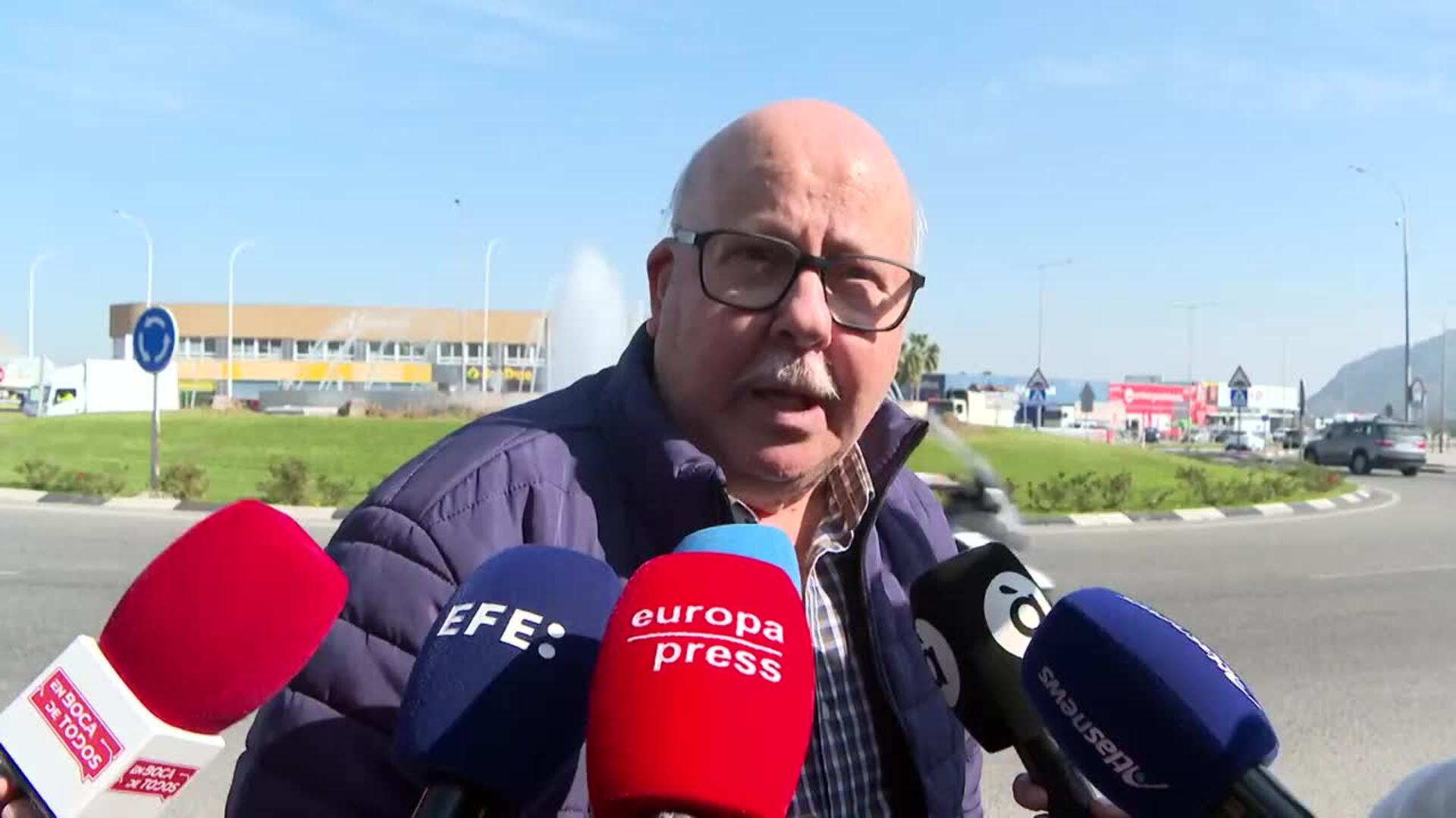 Algunos curiosos quieren despedir a Tejero tras su fallecimiento