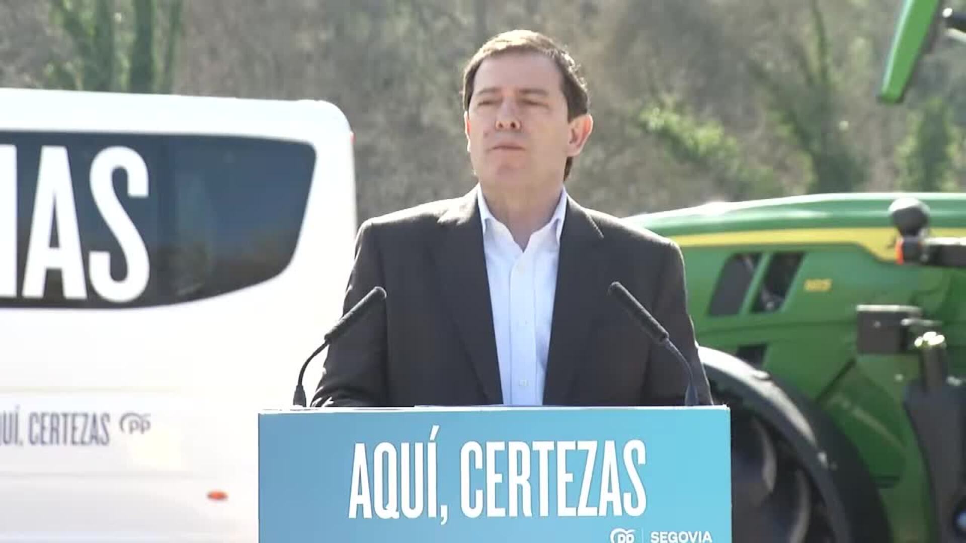 Mañueco anuncia una ayuda de 900 euros para el permiso B de conducir