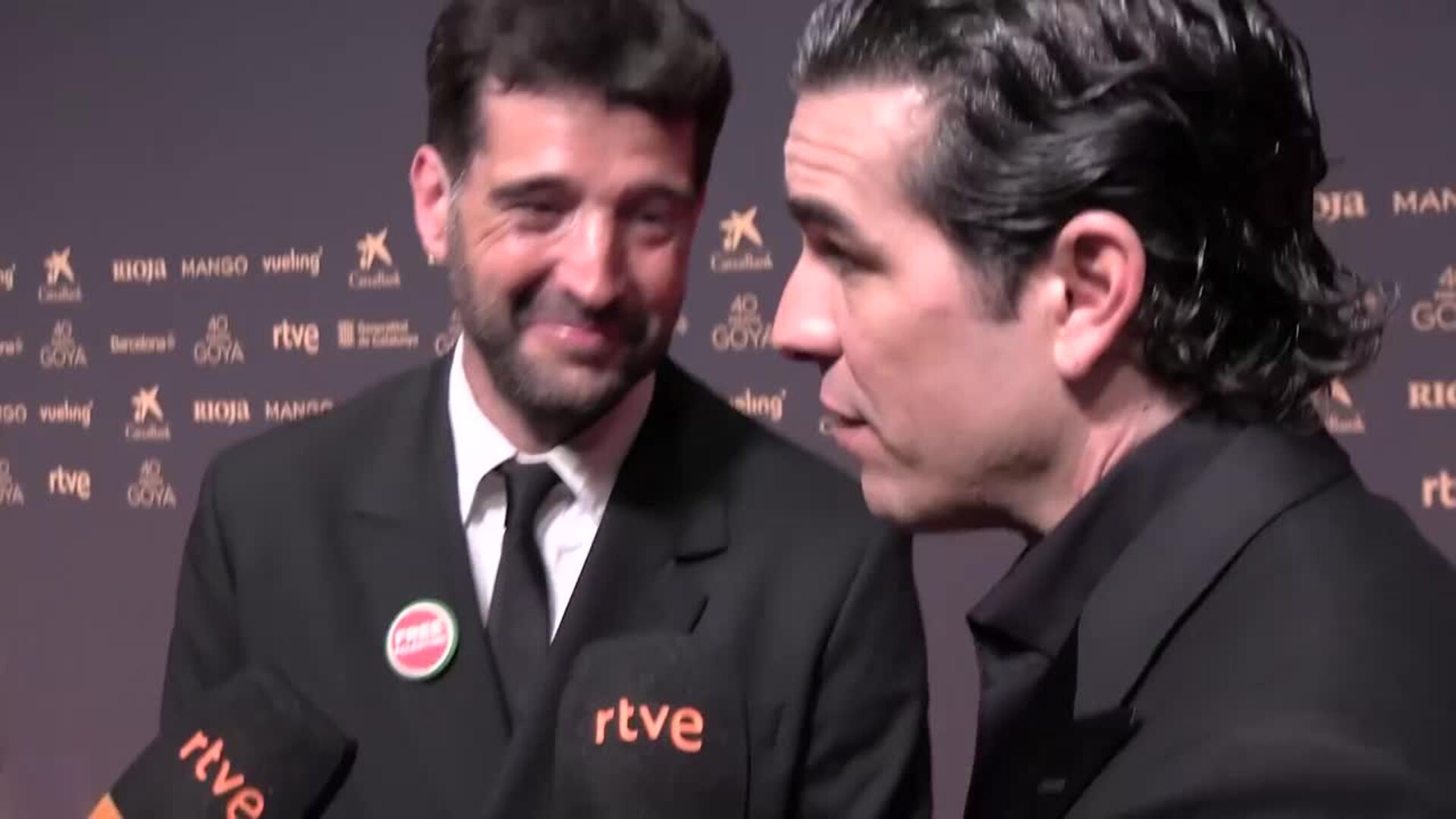 Mario Casas niega los rumores sobre una posible boda con Melyssa Pinto