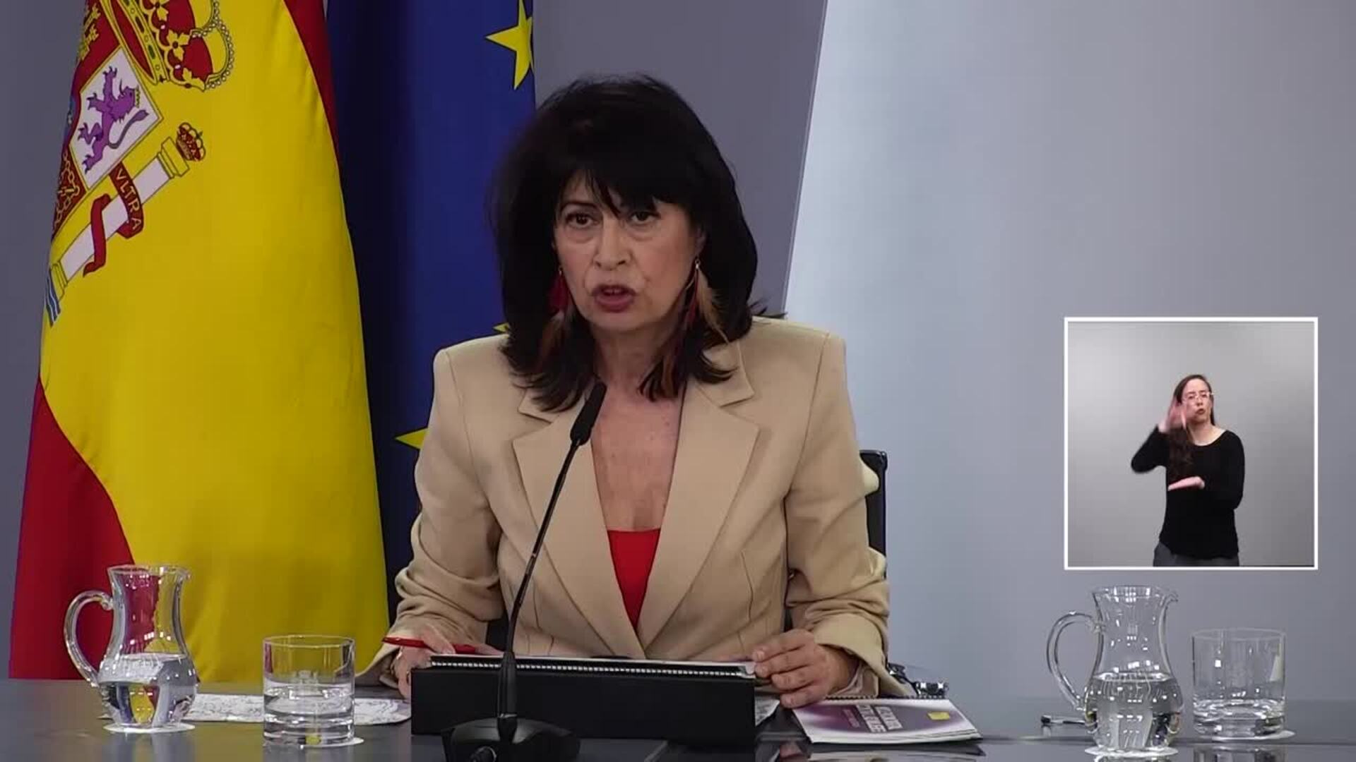 El 80% de las mujeres jóvenes en España ha sufrido violencia digital, según Igualdad