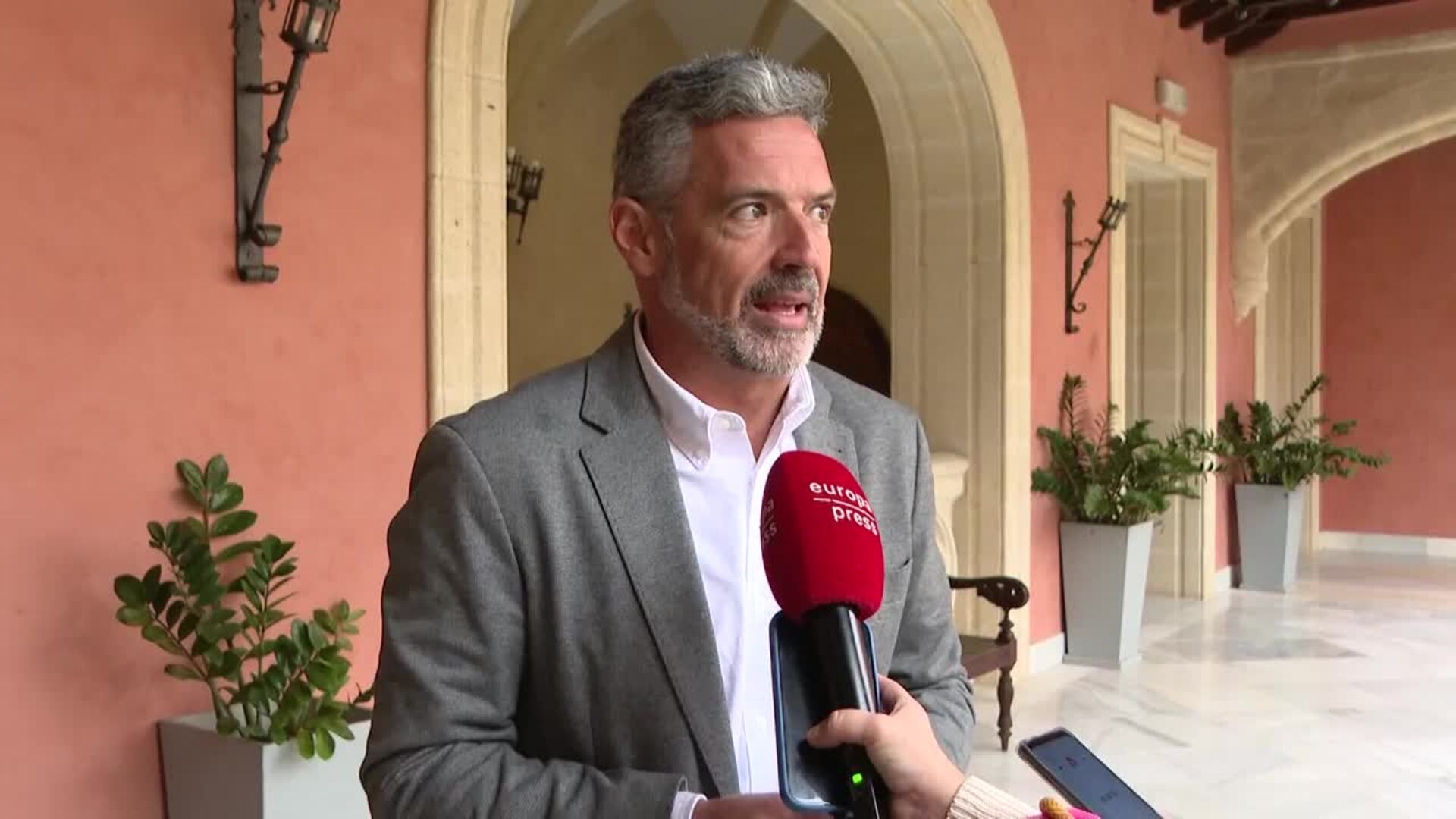 Rota destaca la importancia de su base para EE. UU. y llama a la calma por la tensión en Irán