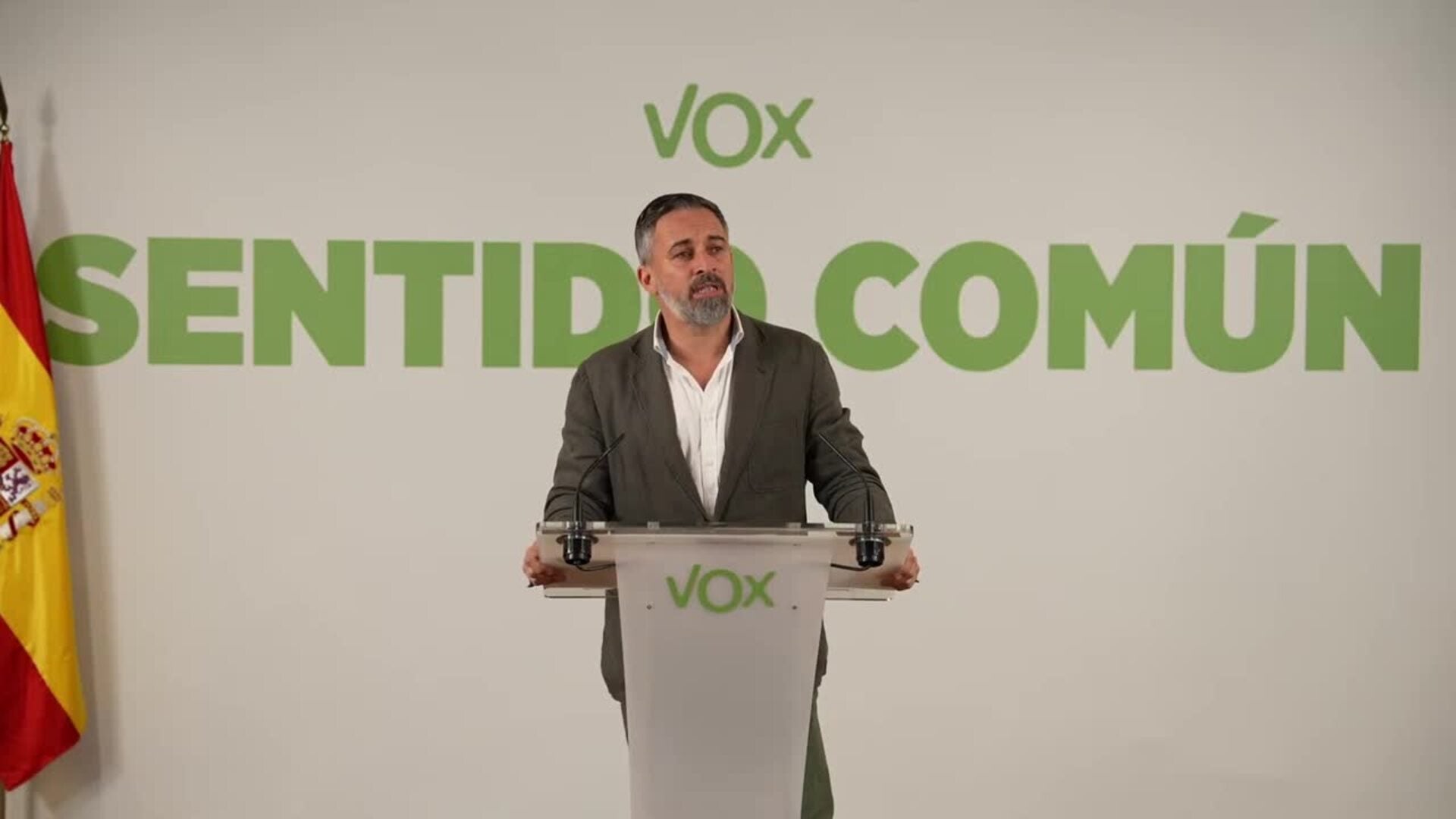 Abascal acusa al PP de promover "mentiras" y "una guerra sucia" contra Vox