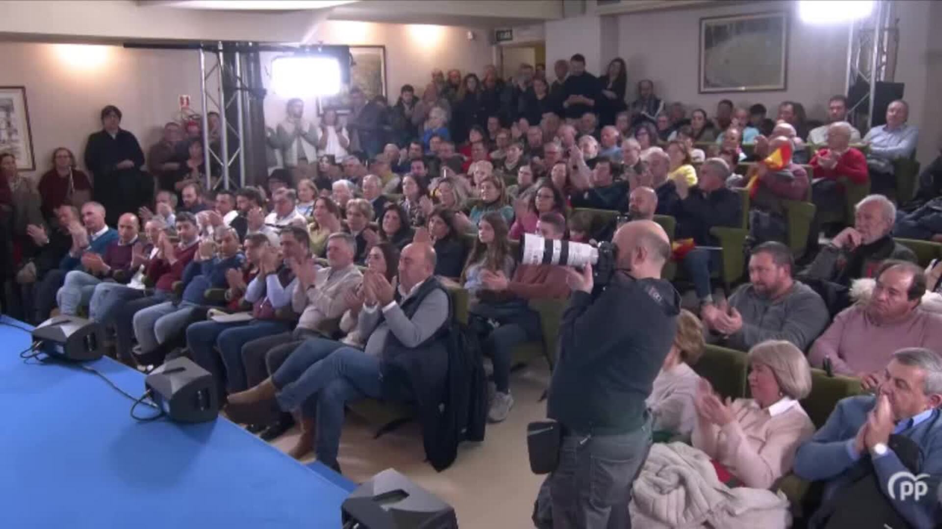 Feijóo pide el voto a los socialistas de CyL que quieren que "el dinero quede en sus familias"