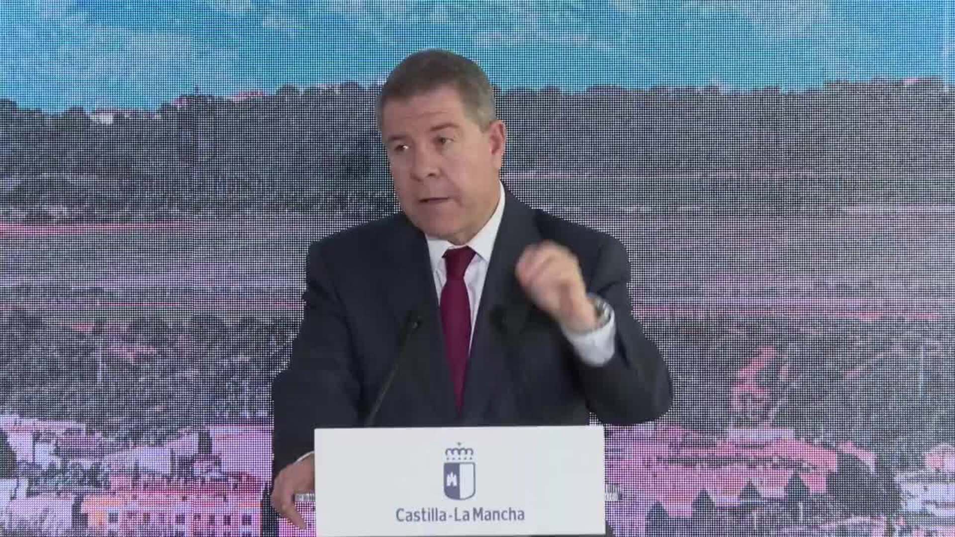 Page pondrá "a salvo" todas las políticas sociales "si vienen épocas de vacas flacas"