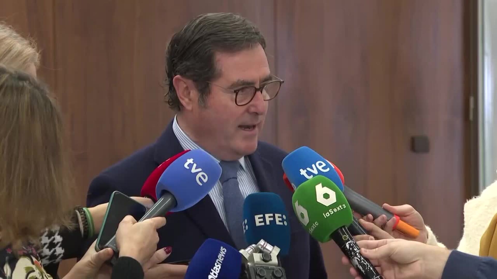 Garamendi tacha de "absurda" la propuesta de Trabajo de democratizar las empresas