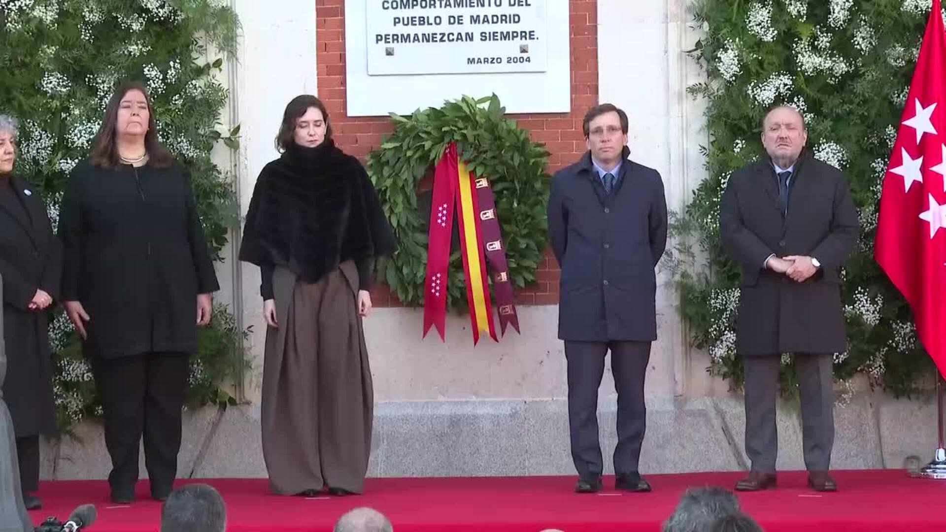 La Puerta del Sol acoge el primer homenaje a las víctimas del 11M
