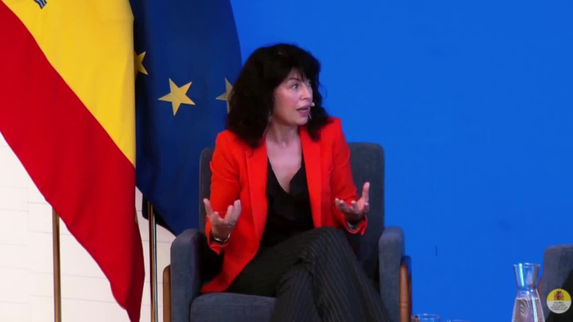 Ana Redondo aboga por "poner límites" a las redes sociales