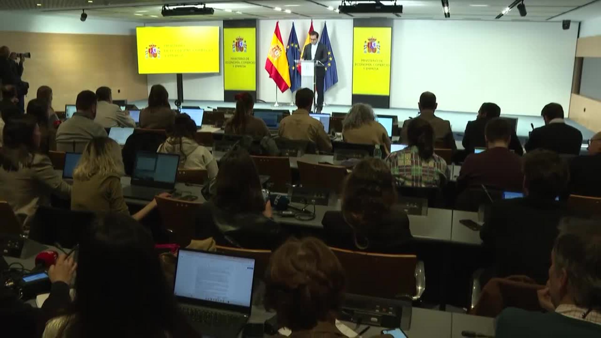 Cuerpo anuncia medidas fiscales para contener el precio de la energía