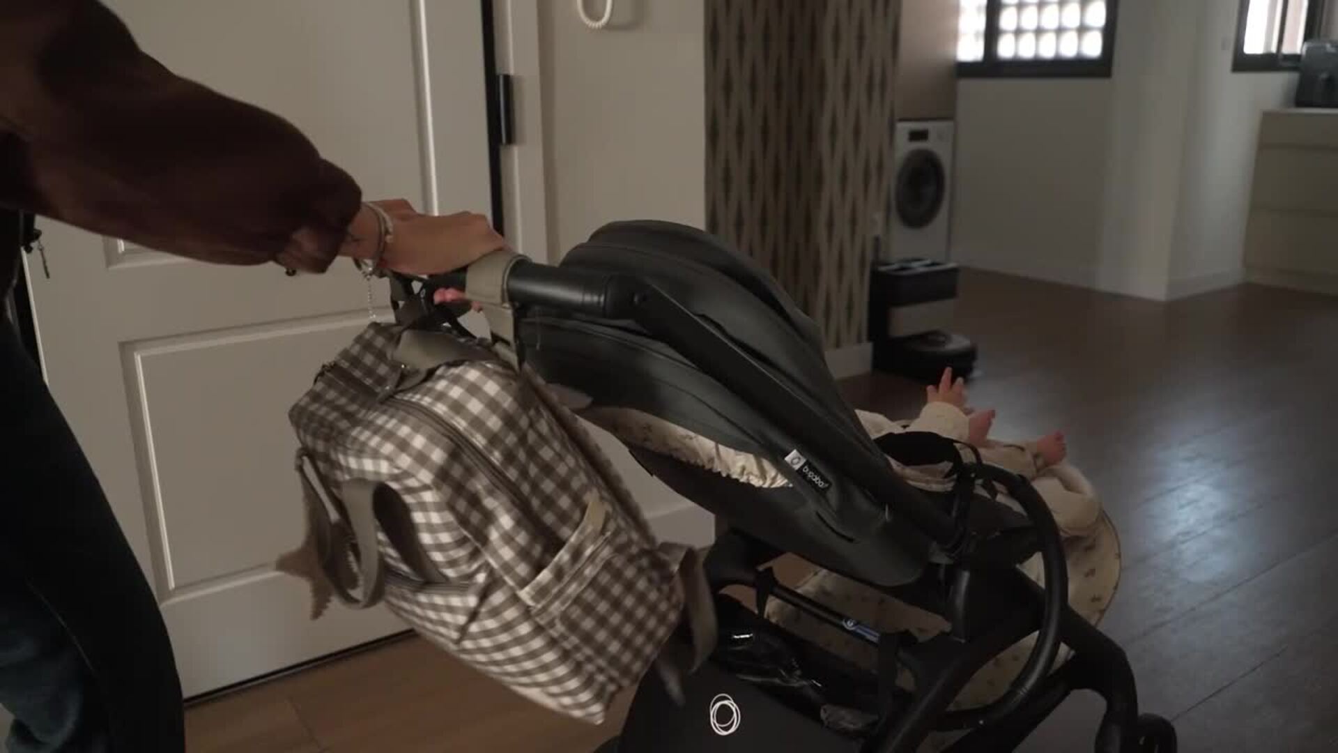 El 61% de los padres con bebés duerme cinco horas o menos al día