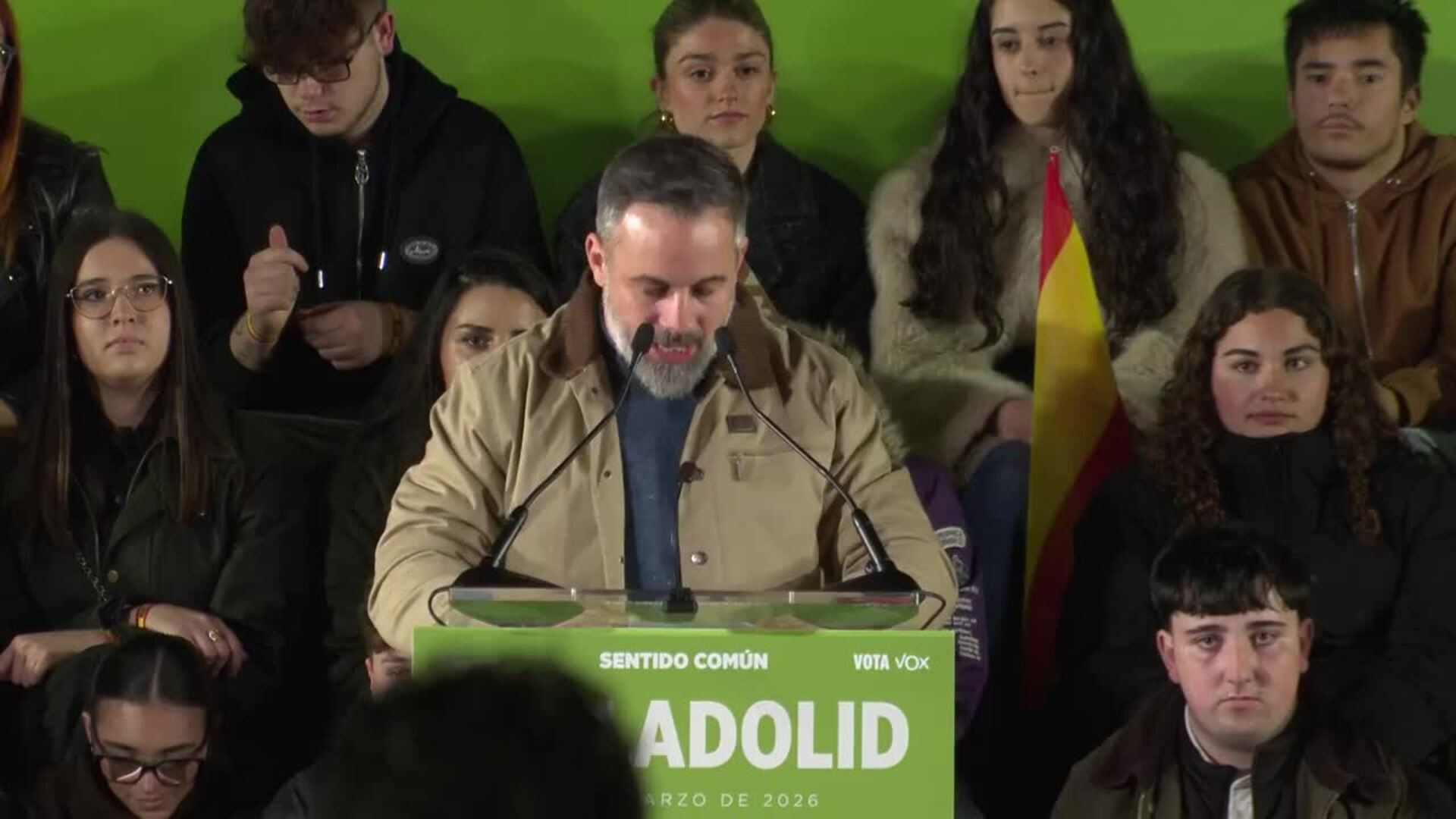 Abascal se erige como la "salvación nacional" y garantiza "contundencia" en las negociaciones