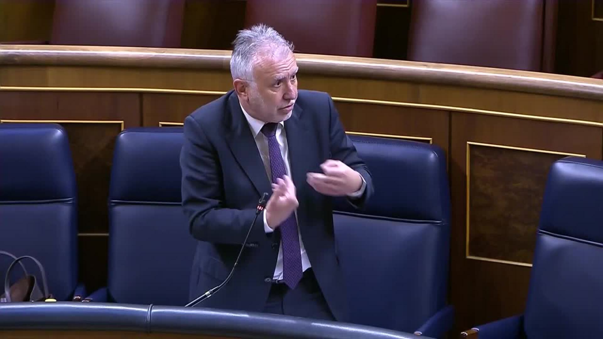 Torres defiende las "impolutas" adjudicaciones de su etapa en Canarias