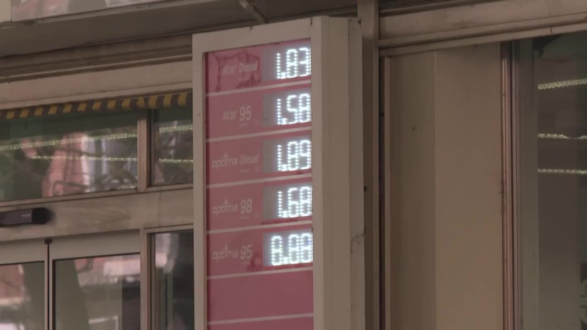 Primer día de bajada de precios en carburantes.