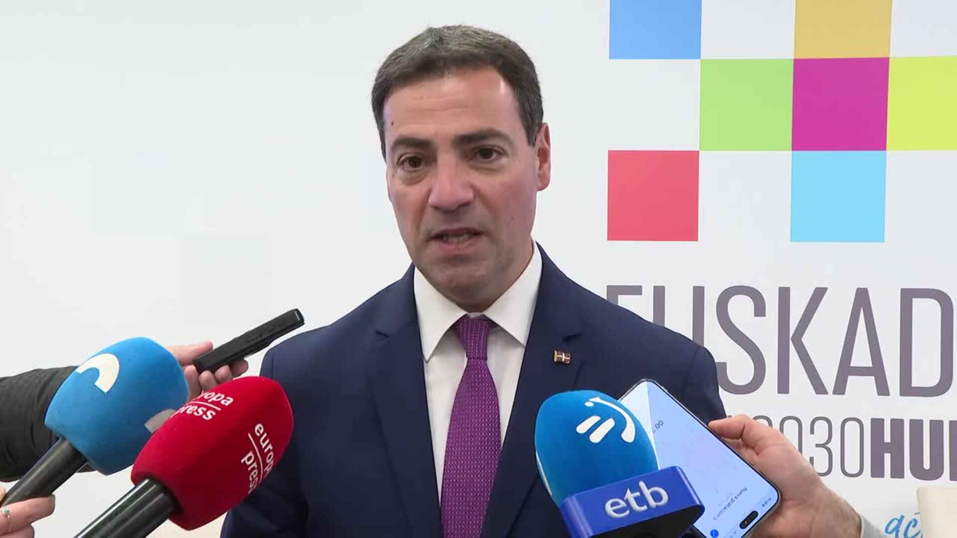 Euskadi elegida como un modelo internacional de políticas de apoyo a la democracia en el mundo.