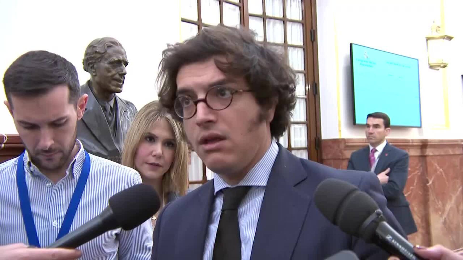 Vox acusa a Sánchez y Feijóo de "soltar mentiras" y tratar de "embarrar" a su partido