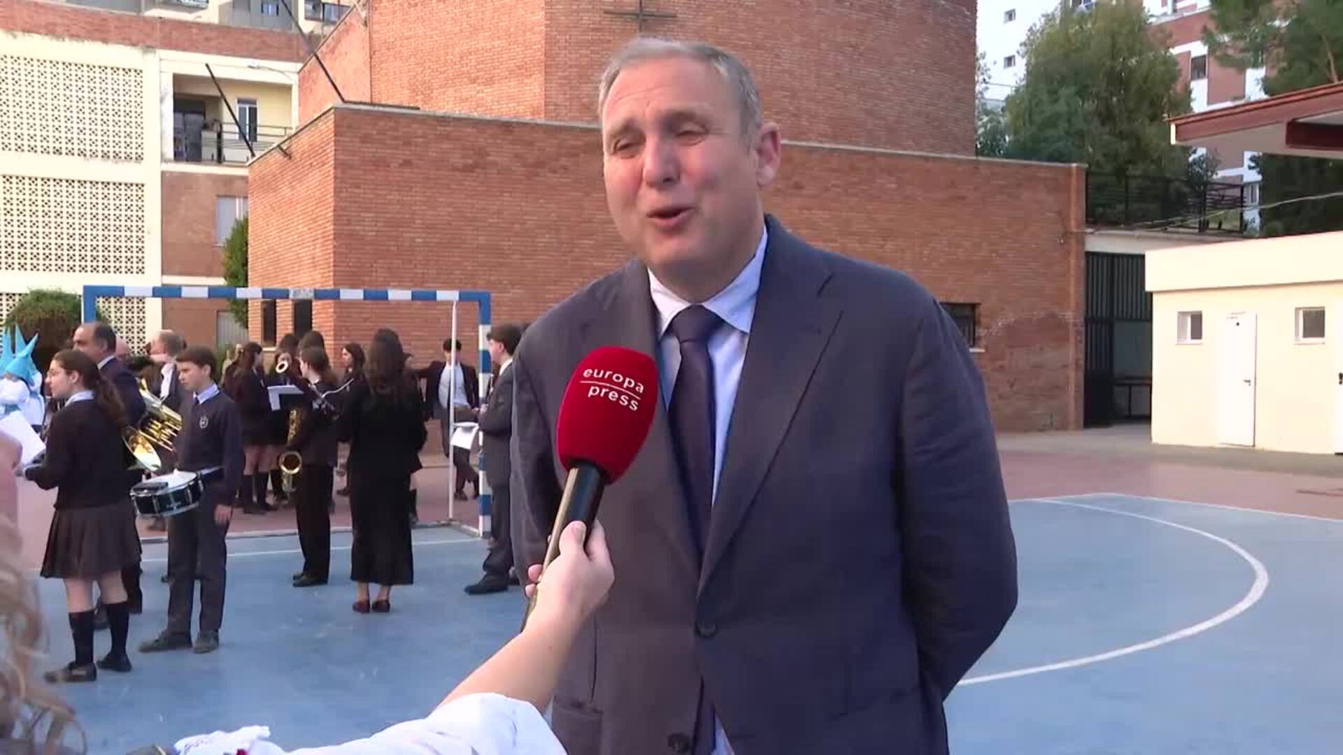 Colegio Buen Pastor de Sevilla celebra su tradicional procesión con fe y tradición cofrade