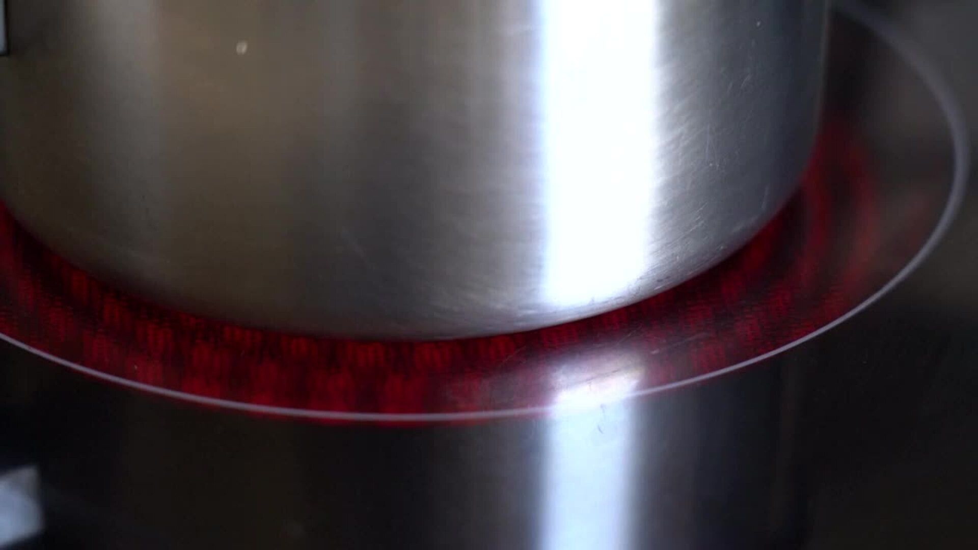 El IPC se dispara al 3,3% en marzo por los carburantes