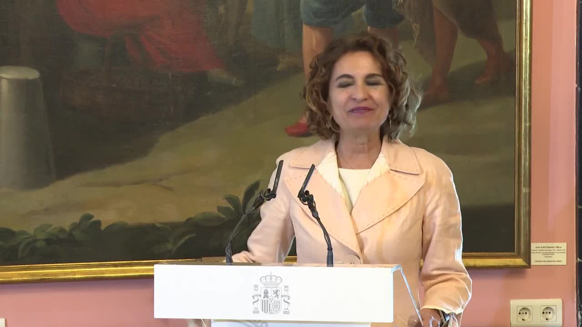 Montero traslada su "confianza" en Cuerpo y España para sucederla y se despide del Gobierno