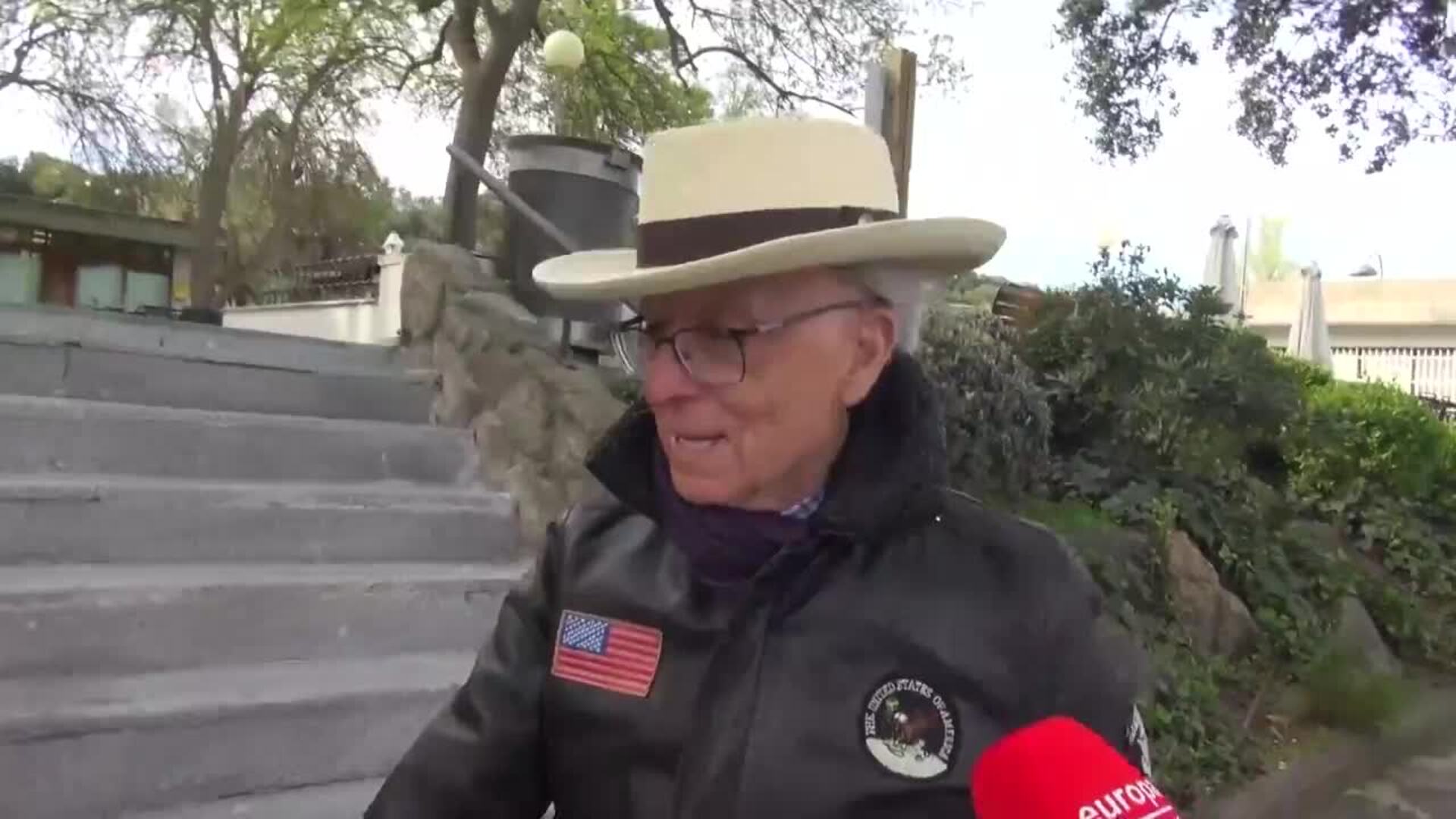 José Ortega Cano vuelve a presumir de buena forma física junto a su perro