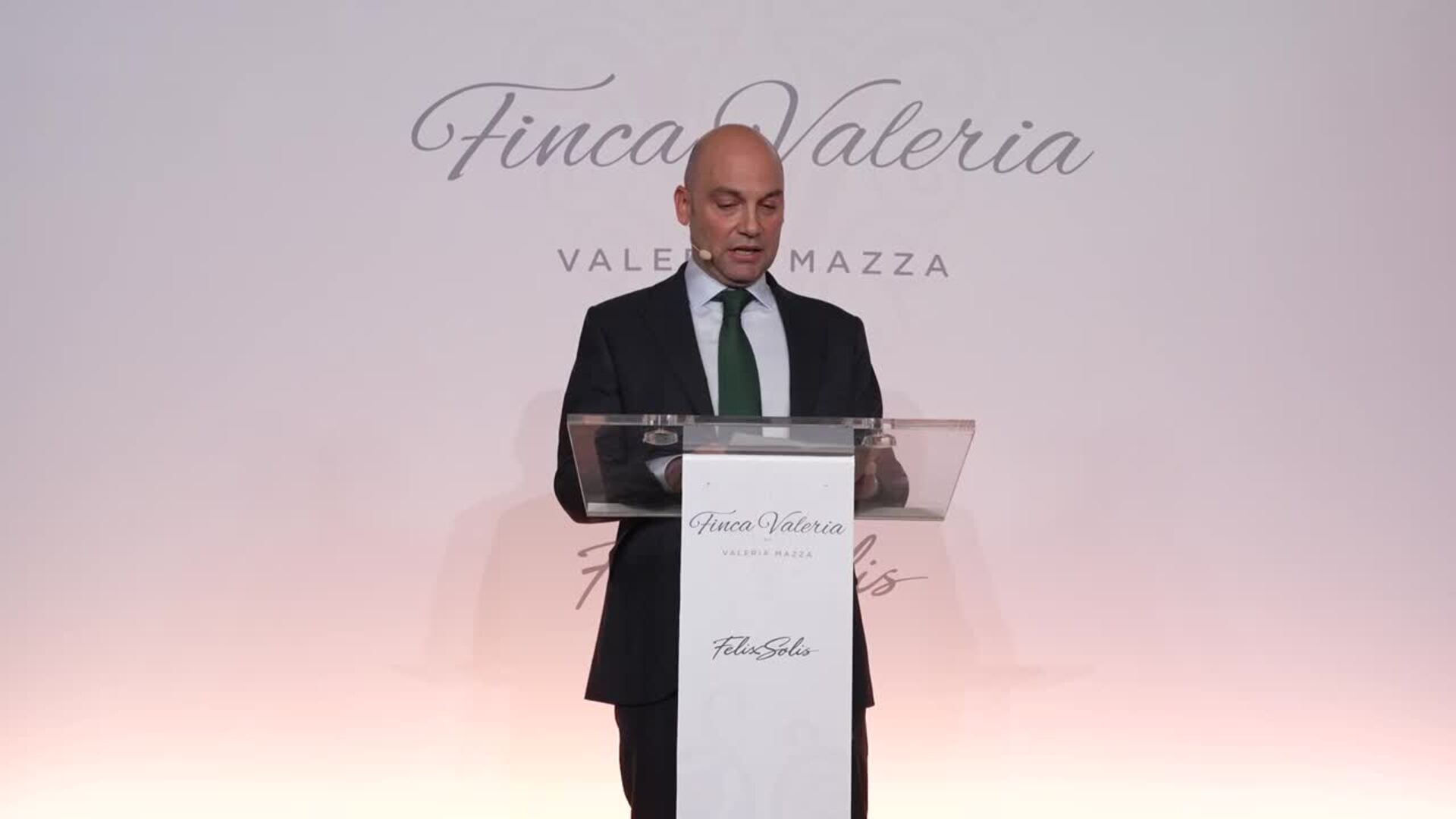 Valeria Mazza y Félix Solís presentan el lanzamiento de los vinos ‘Finca Valeria’