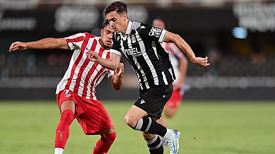 Nacho Sánchez refuerza la delantera del Badajoz