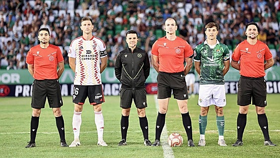 El Cacereño comienza con buen pie en su debut en casa frente al Mirandés