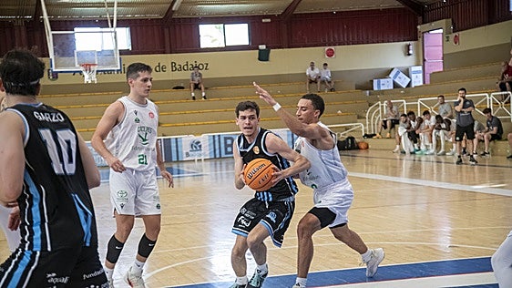 El Caceres  coge rodaje  en Badajoz