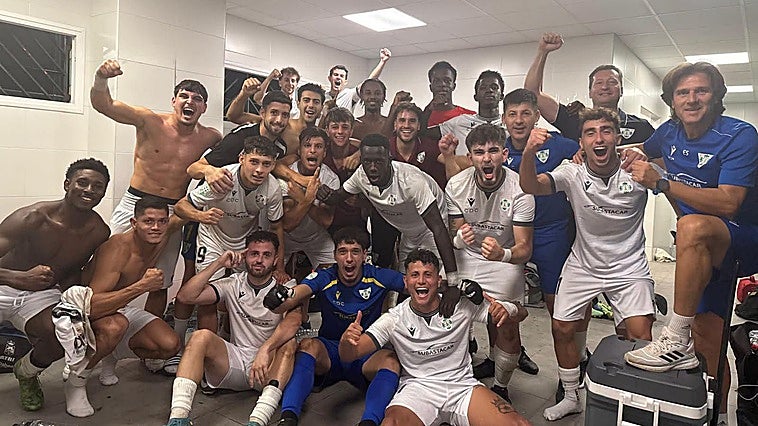 Triple empate en el liderato con todo ganado