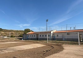 Comienzan las obras del nuevo campo de césped natural junto al estdio de La Isla.