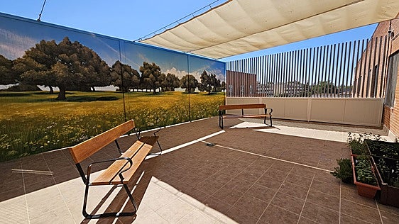 La Unidad de Psiquiatría del Hospital San Pedro de Cáceres habilita una terraza con fines terapéuticos