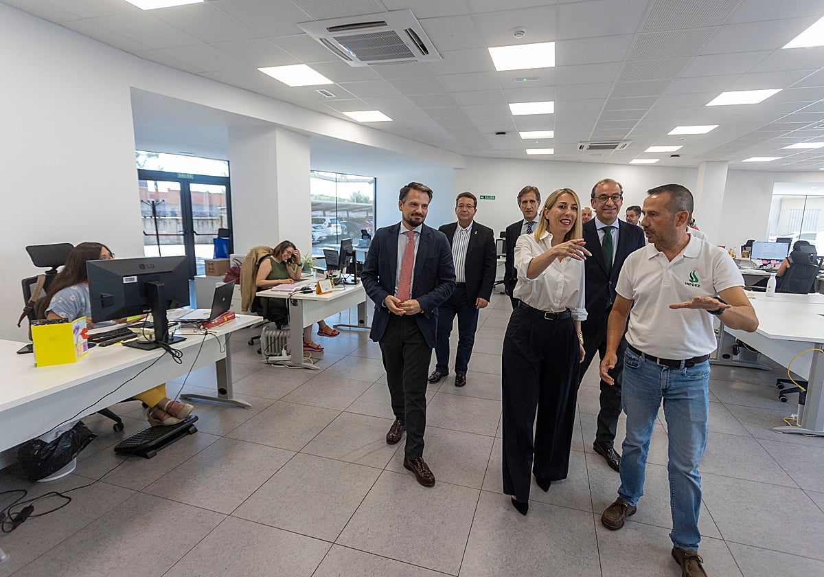 María Guardiola inaugura el nuevo COR.